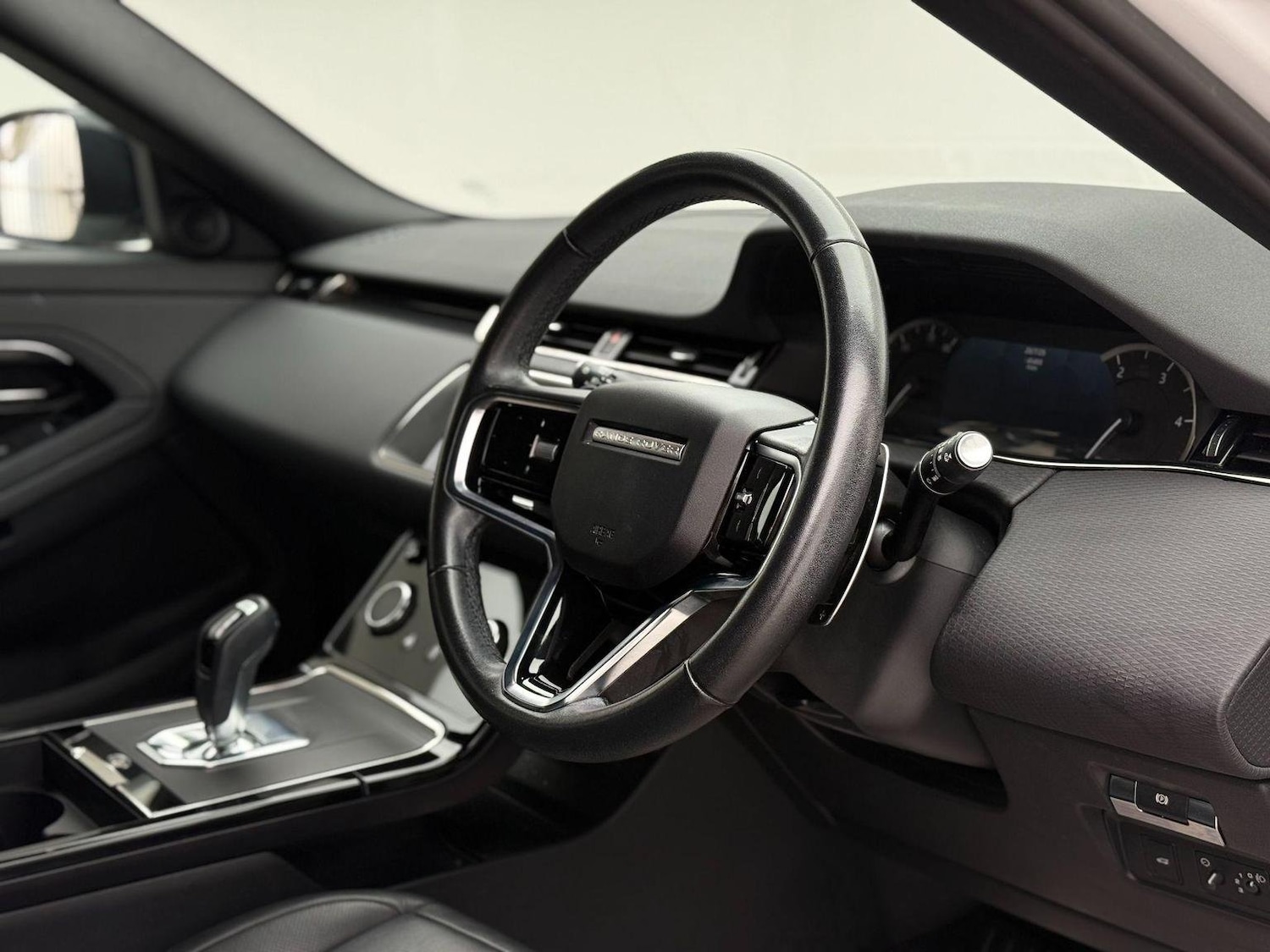 Used Land Rover Range Rover Evoque 2022 for sale - 76744211: Photo 2