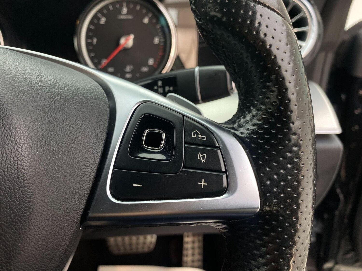 Used Mercedes-Benz E Class 2017 for sale - 76744189: Photo 35