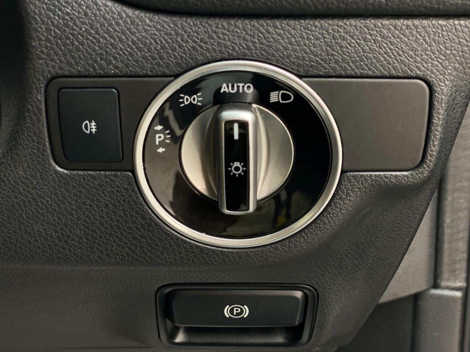 Used Mercedes-Benz GLA 2016 for sale - 76744243: Photo 52