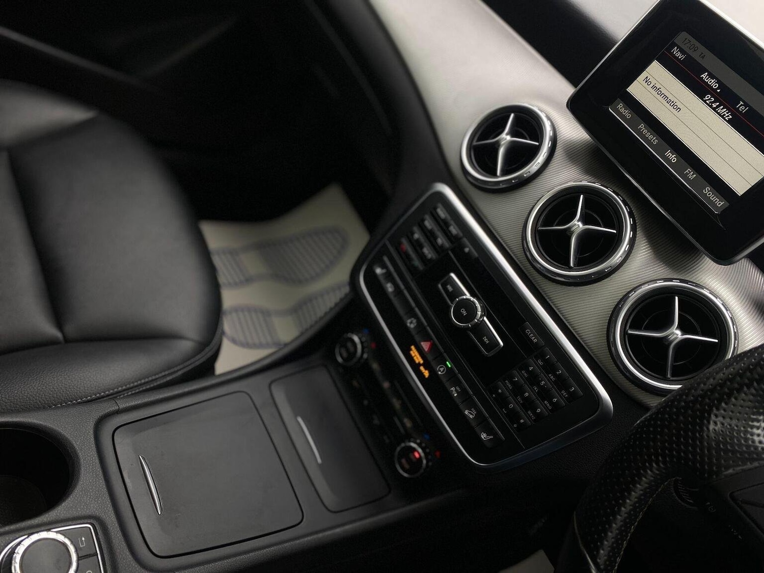 Used Mercedes-Benz GLA 2015 for sale - 76744157: Photo 29