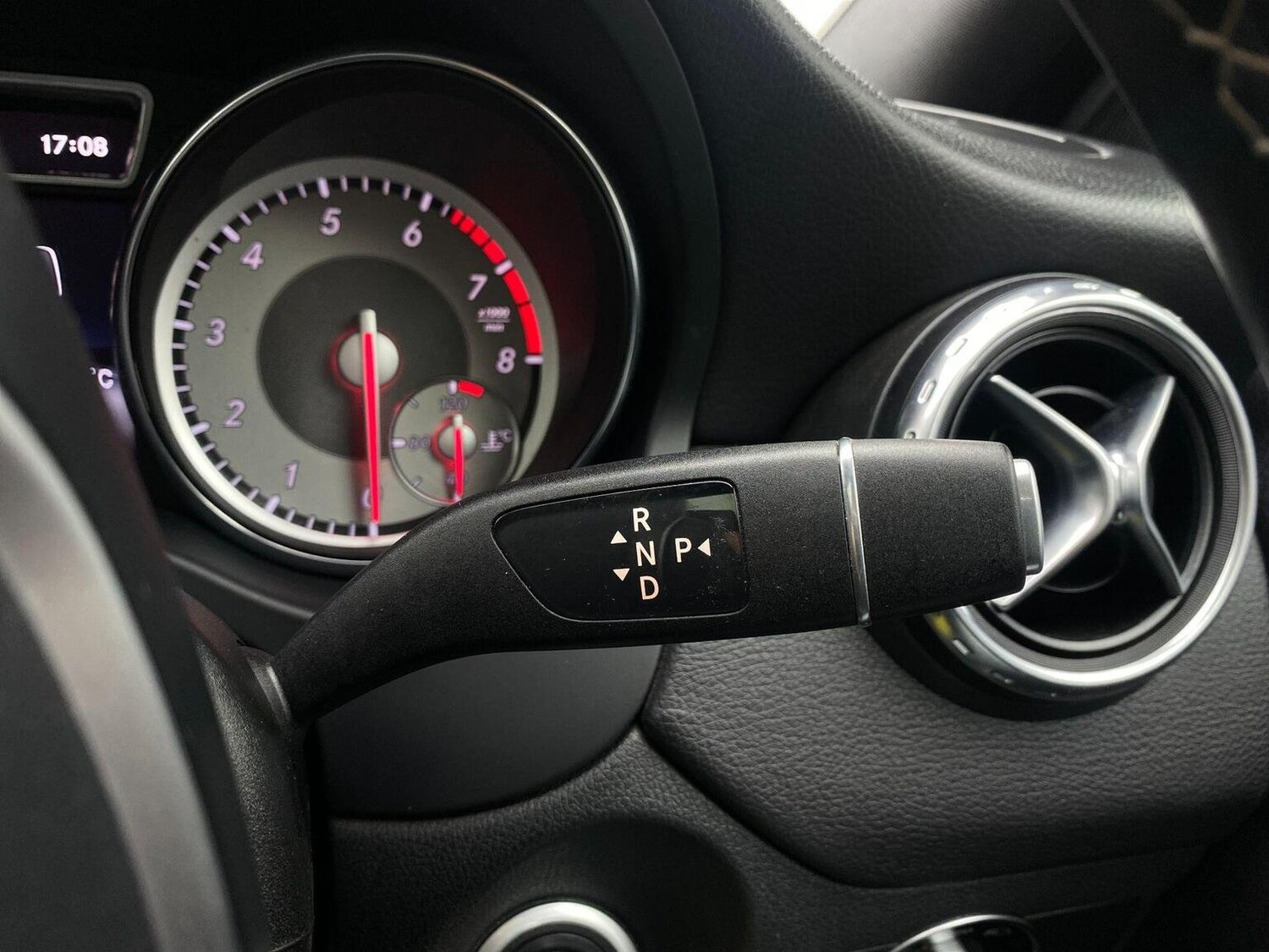 Used Mercedes-Benz GLA 2015 for sale - 76744157: Photo 41