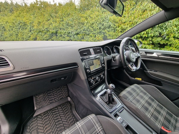Used Volkswagen Golf 2015 for sale - 75463667: Photo 31
