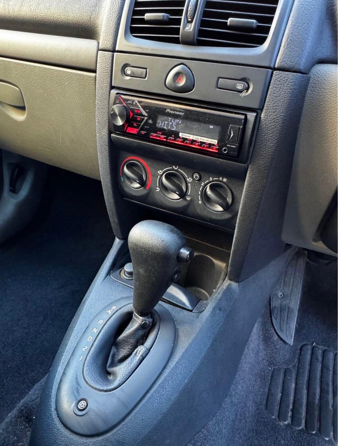 Used Renault Clio 2002 for sale - 77053504: Photo 4