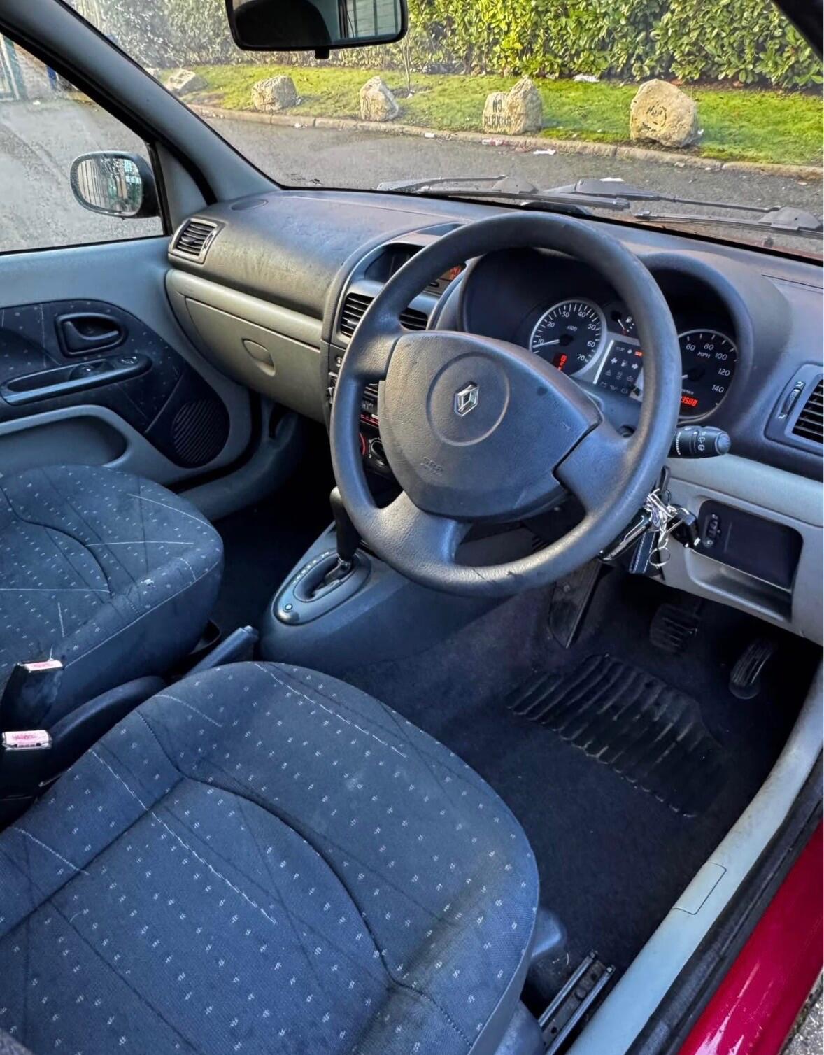 Used Renault Clio 2002 for sale - 77053504: Photo 5