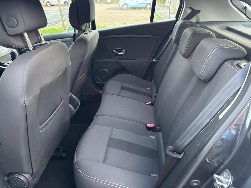 Used Renault Megane 2011 for sale - 76937668: Photo 10