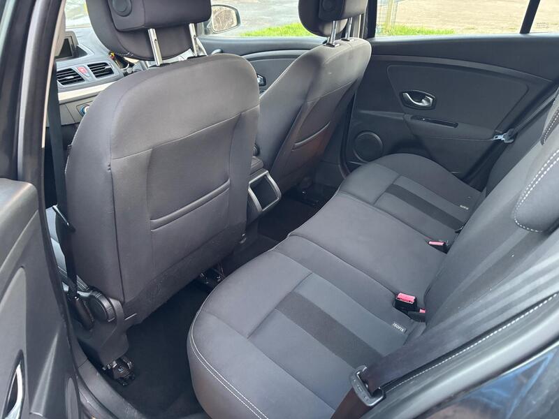 Used Renault Megane 2011 for sale - 76937668: Photo 11