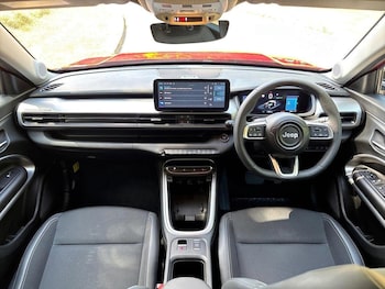 Used Jeep Avenger 2024 for sale - 79451705: Photo
