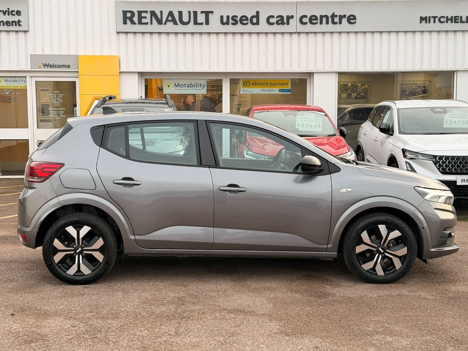 Used Dacia Sandero 2025 for sale - 76977928: Photo 2