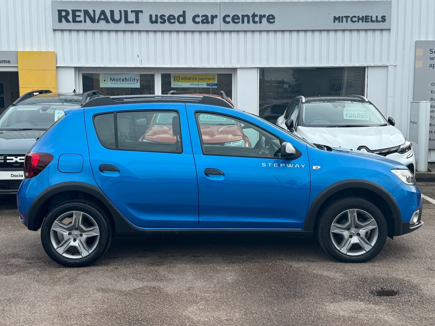 Used Dacia Sandero Stepway 2020 for sale - 76868554: Photo 2