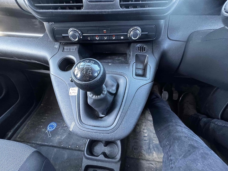 Vehicle 28