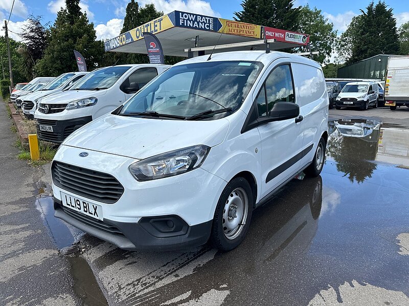 Used Ford Transit Courier 2019 for sale - 76853879: Photo 2