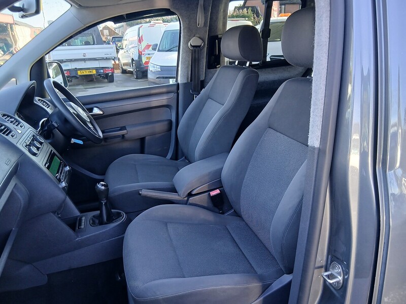 Used Volkswagen Caddy Maxi Life 2014 for sale - 77065441: Photo 7