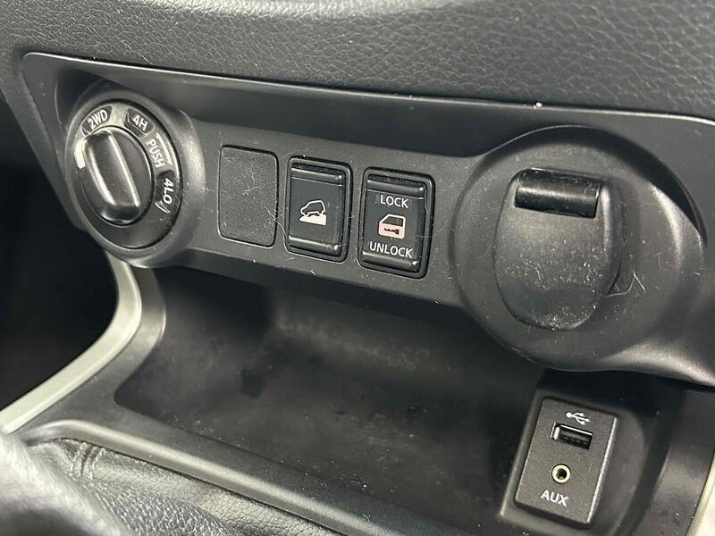 Used Nissan Navara 2016 for sale - 76778013: Photo 45