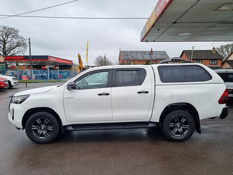 Used Toyota Hilux 2021 for sale - 77264102: Photo 4