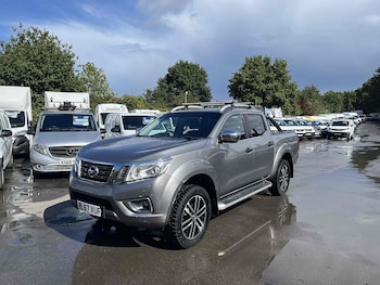 Used Nissan Navara 2018 for sale - 77801706: Photo