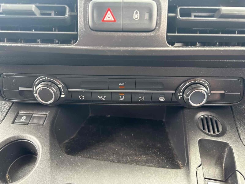 Vehicle 33