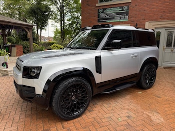 Used Land Rover Defender 90 2024 for sale - 78471593: Photo