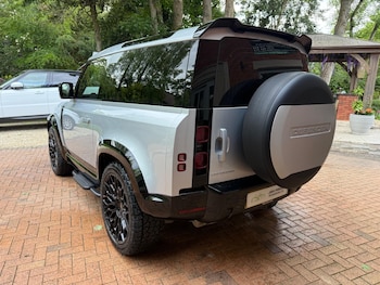 Used Land Rover Defender 90 2024 for sale - 78471593: Photo