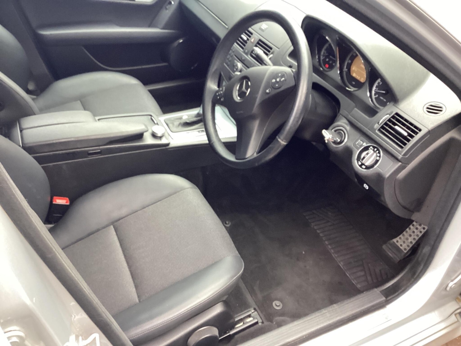 Used Mercedes-Benz C Class 2010 for sale - 77103389: Photo 9