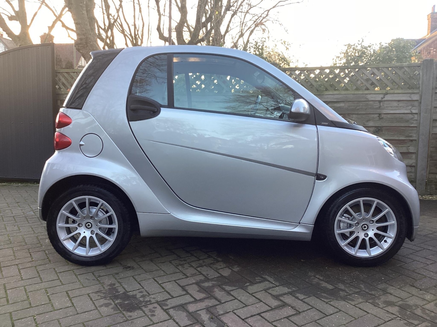 Used smart fortwo 2011 for sale - 77707509: Photo 3