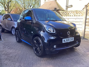 Used smart fortwo 2018 for sale - 78421667: Photo