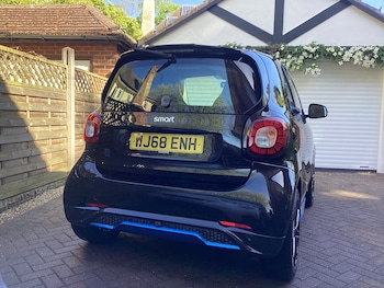 Used smart fortwo 2018 for sale - 78421667: Photo