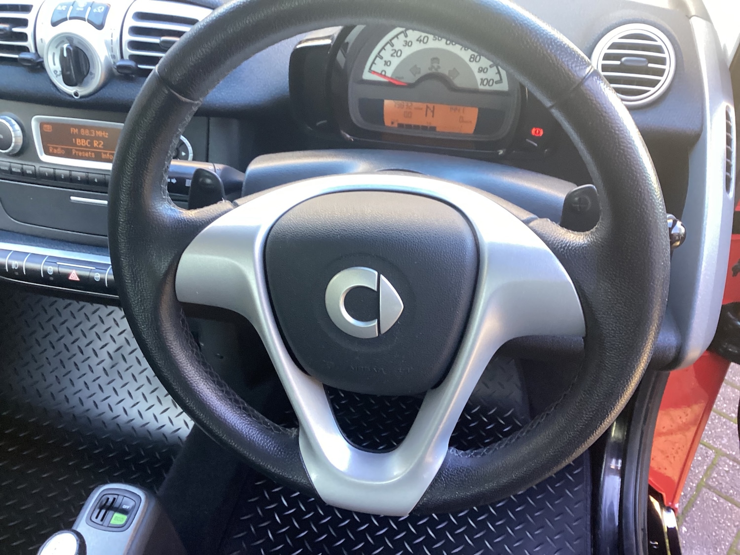 Used smart fortwo 2014 for sale - 77919109: Photo 3