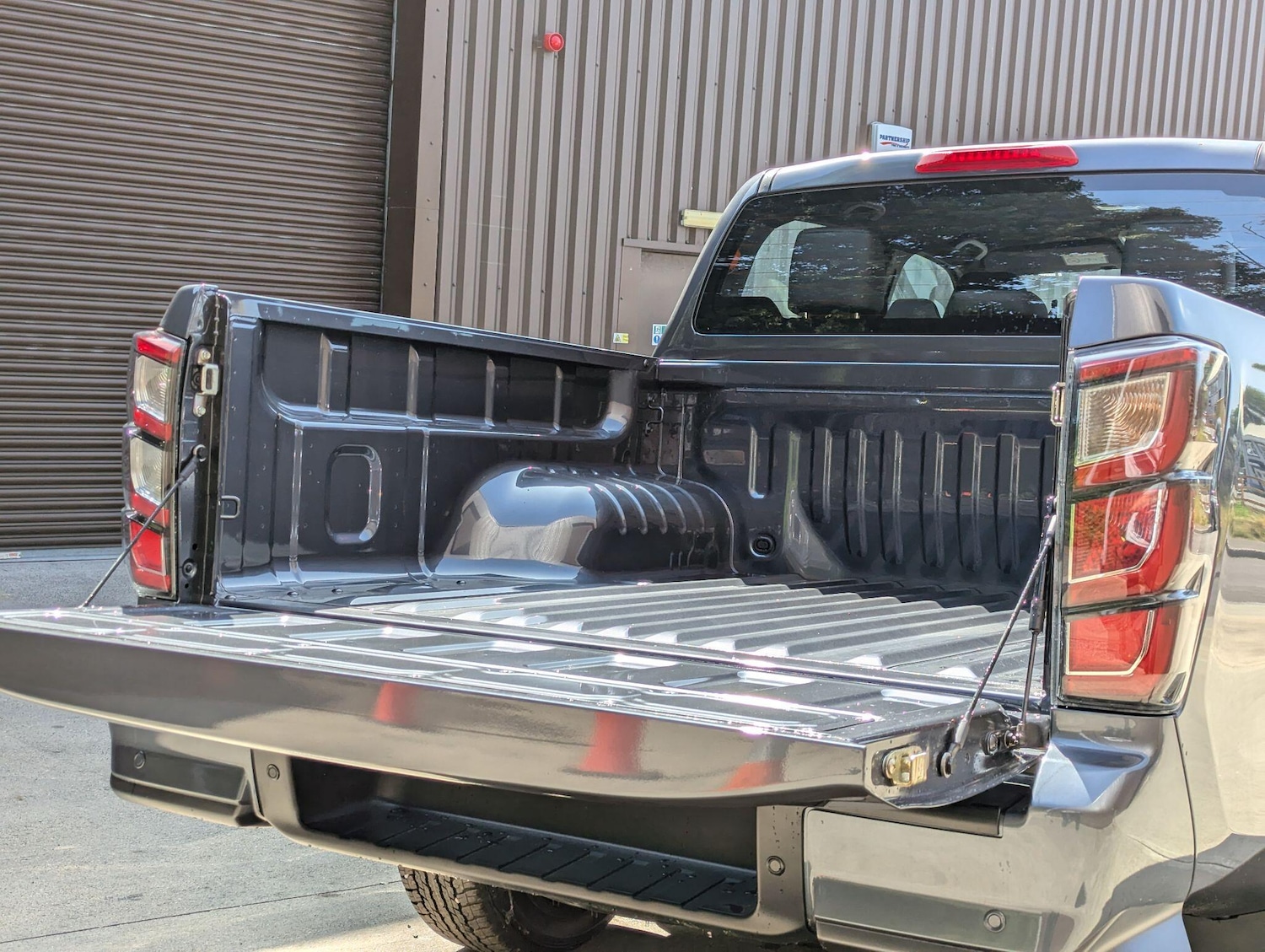 Used Isuzu D-Max 2025 for sale - 77155747: Photo 12