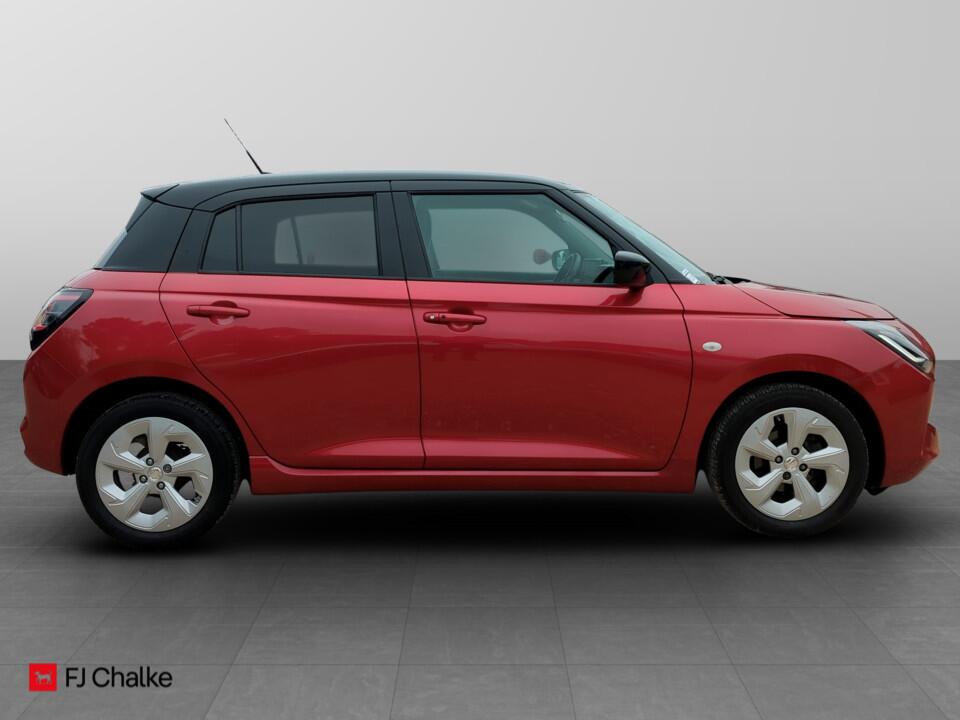 Used Suzuki Swift 2024 for sale - 76657748: Photo 2