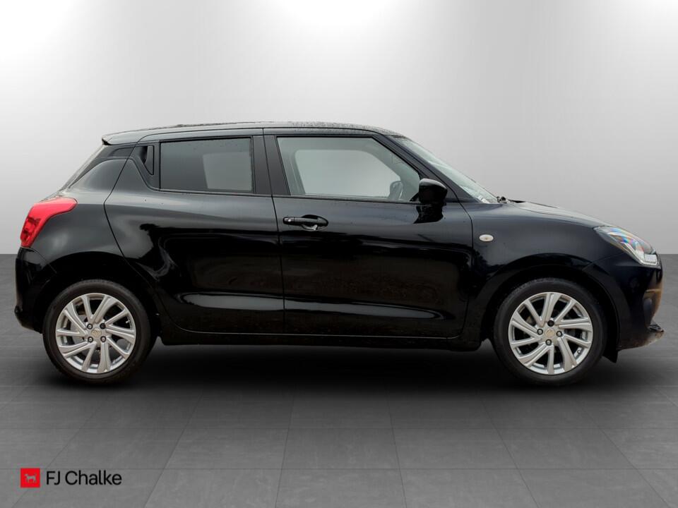 Used Suzuki Swift 2022 for sale - 77908812: Photo 2