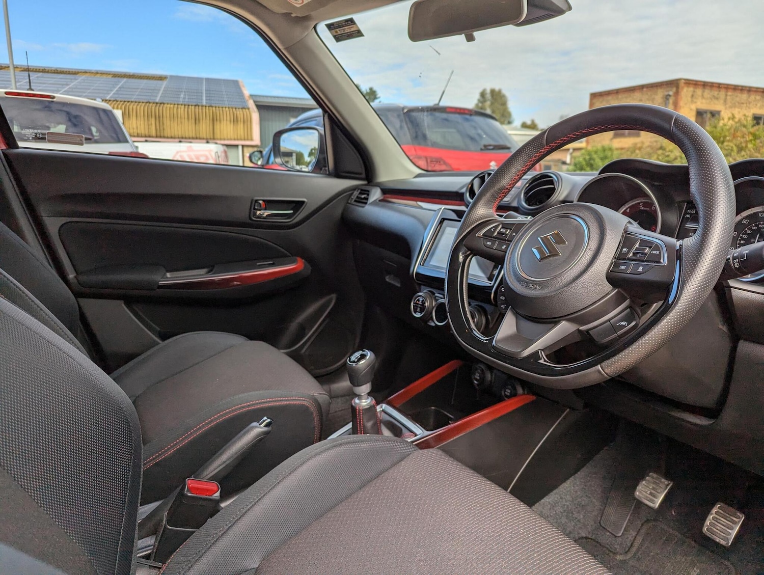 Used Suzuki Swift 2022 for sale - 76620546: Photo 6