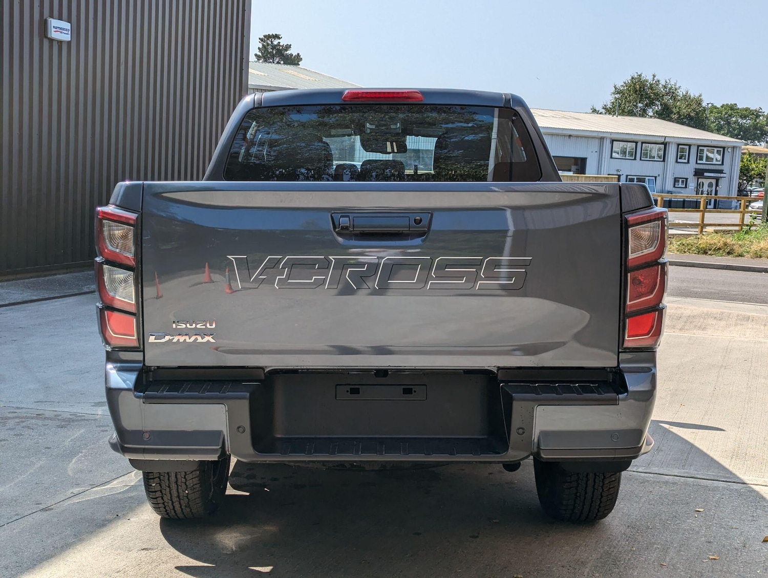 Used Isuzu D-Max 2025 for sale - 77155757: Photo 4