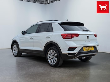 Used Volkswagen T-Roc 2019 for sale - 75696566: Photo