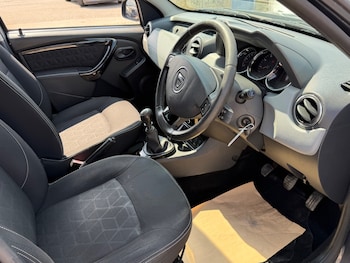 Used Dacia Duster 2015 for sale - 79541602: Photo