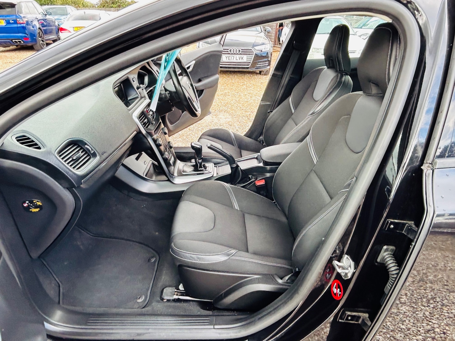 Used Volvo V40 2018 for sale - 75860493: Photo 14