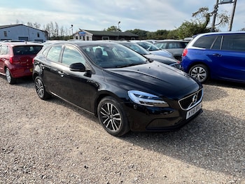 2018 (18) - 2.0 T2 Momentum Hatchback 5dr Petrol Manual Euro 6 (s/s) (122 ps)