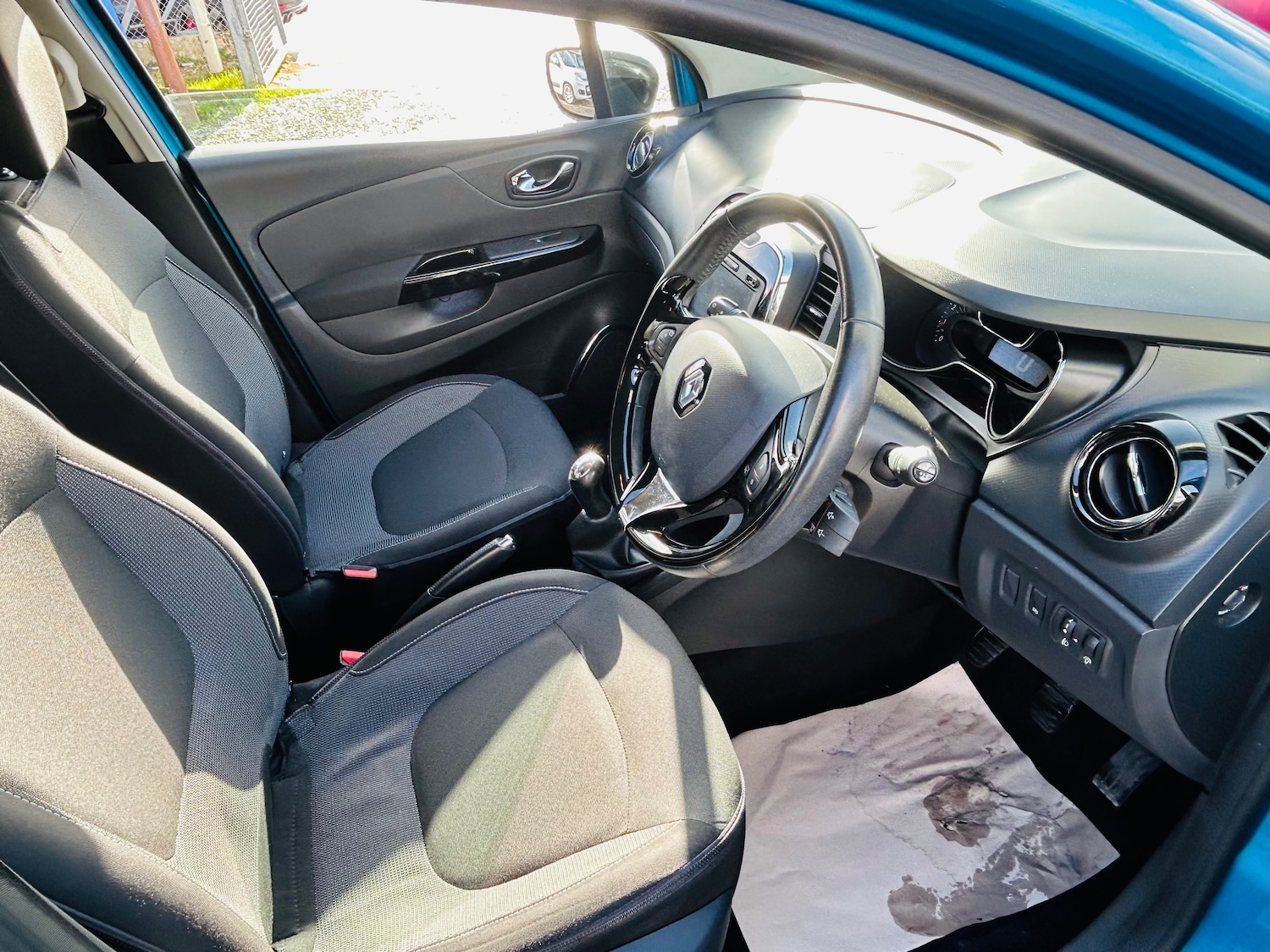 Used Renault Captur 2016 for sale - 77470968: Photo 3