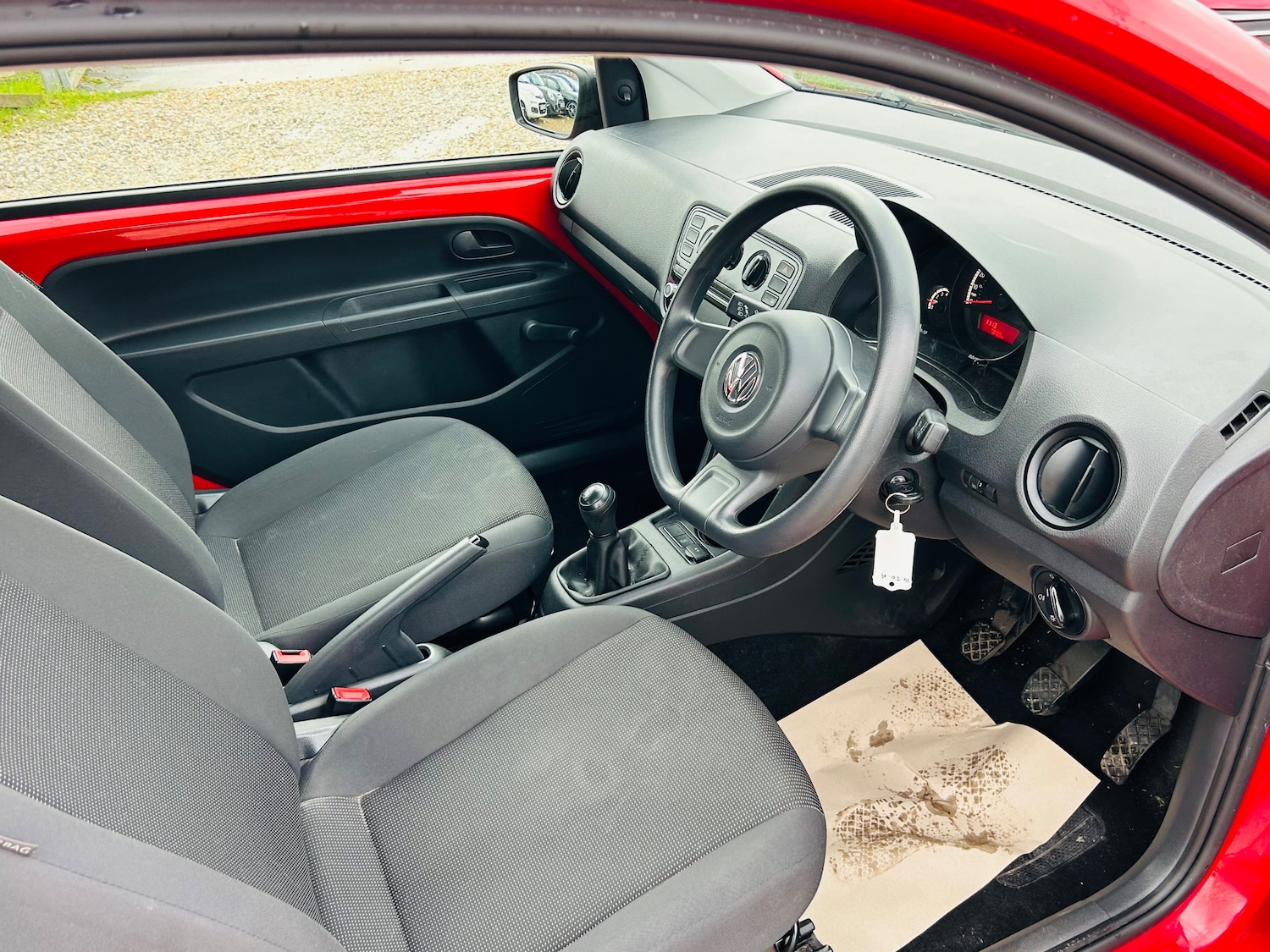 Used Volkswagen up! 2015 for sale - 77442710: Photo 3