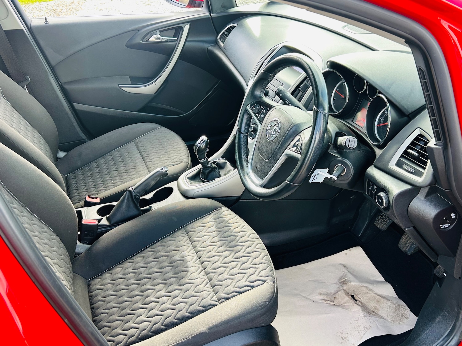 Used Vauxhall Astra 2013 for sale - 77470960: Photo 3