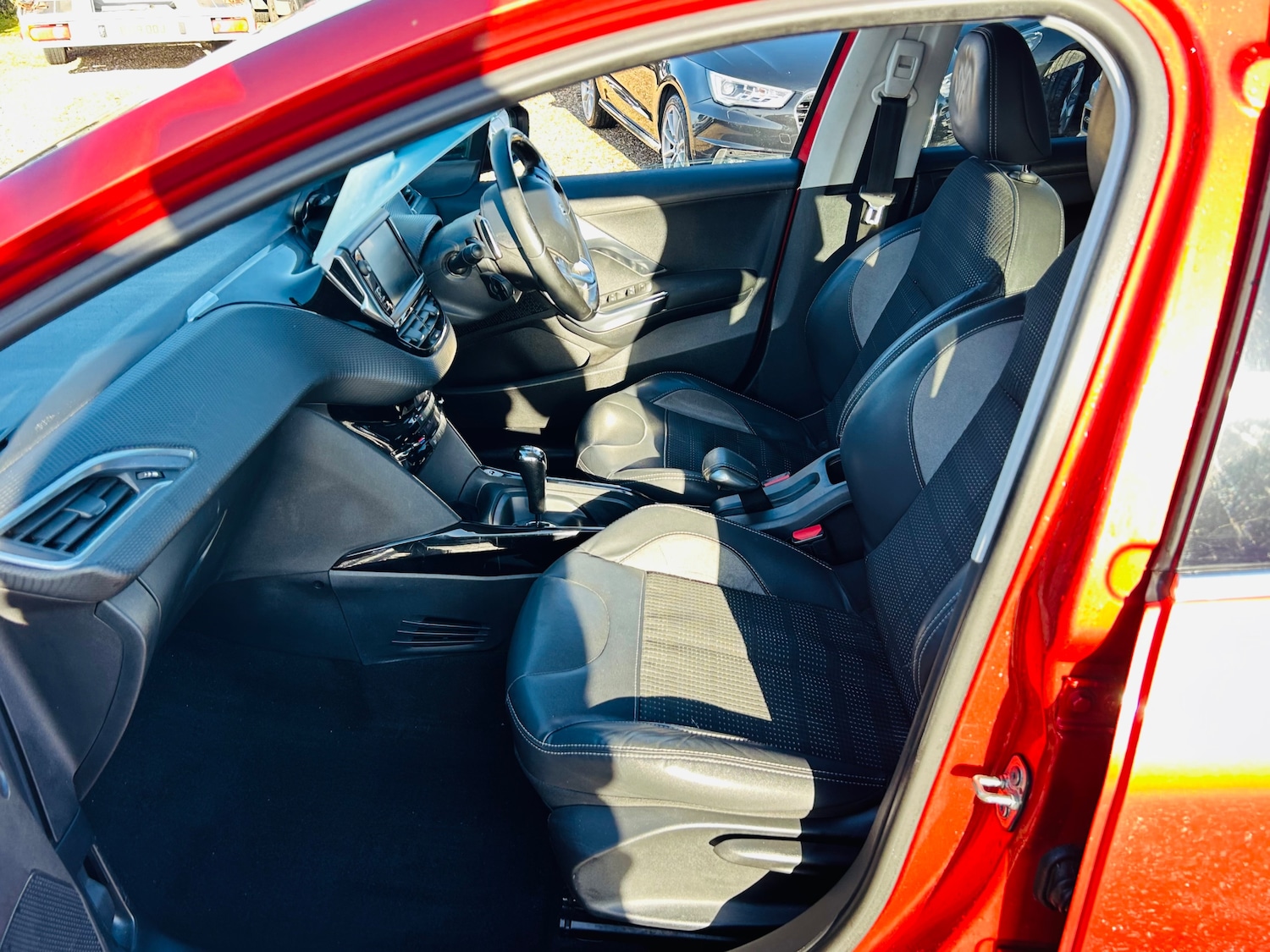 Used Peugeot 2008 2015 for sale - 77164233: Photo 13