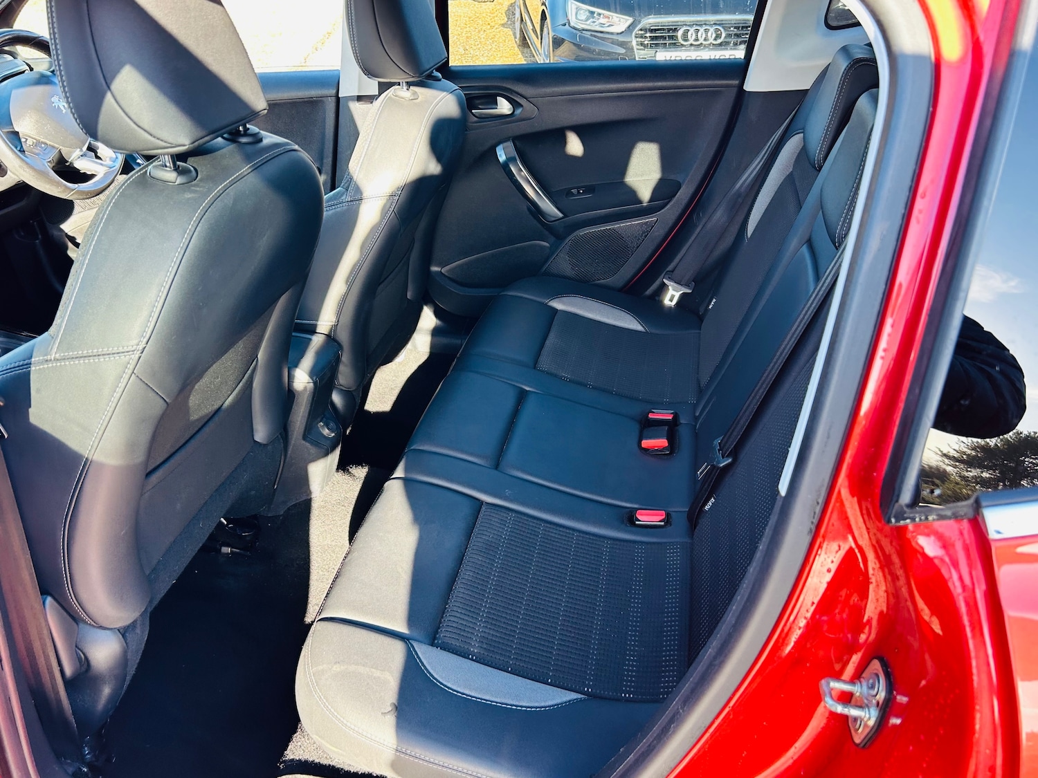 Used Peugeot 2008 2015 for sale - 77164233: Photo 14