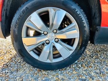 Used Peugeot 2008 2015 for sale - 77164233: Photo