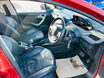 Used Peugeot 2008 2015 for sale - 77164233: Photo