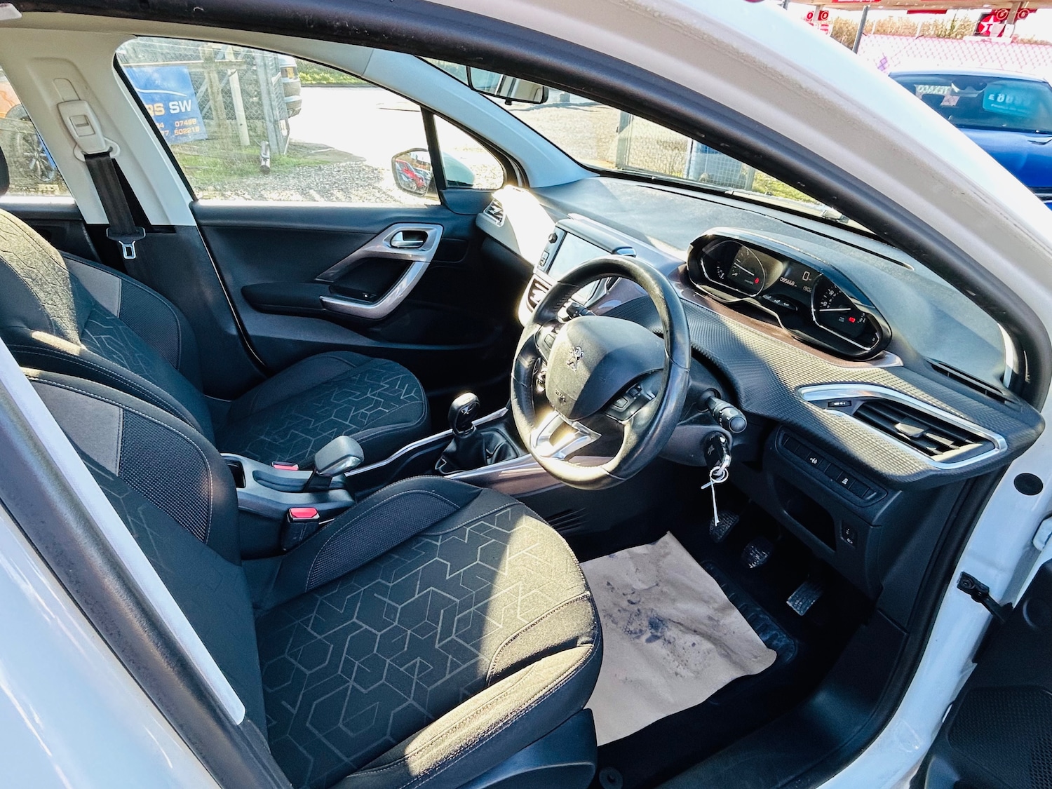 Used Peugeot 2008 2014 for sale - 77164237: Photo 13