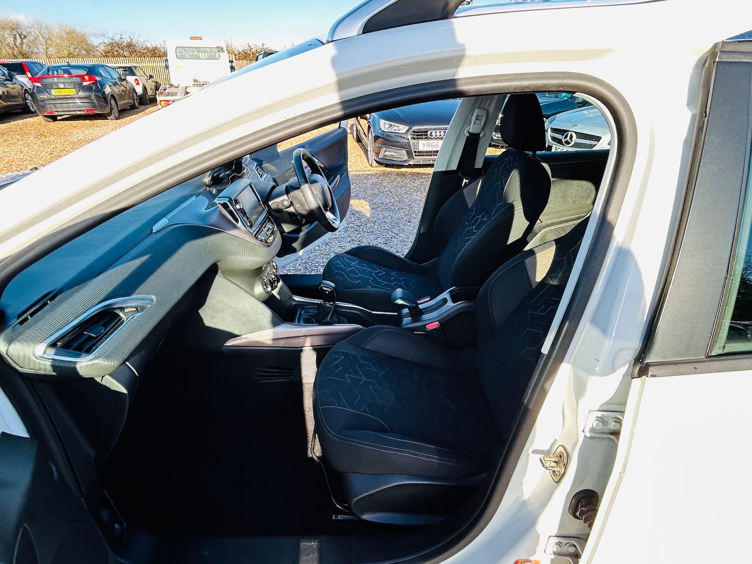 Used Peugeot 2008 2014 for sale - 77164237: Photo 14