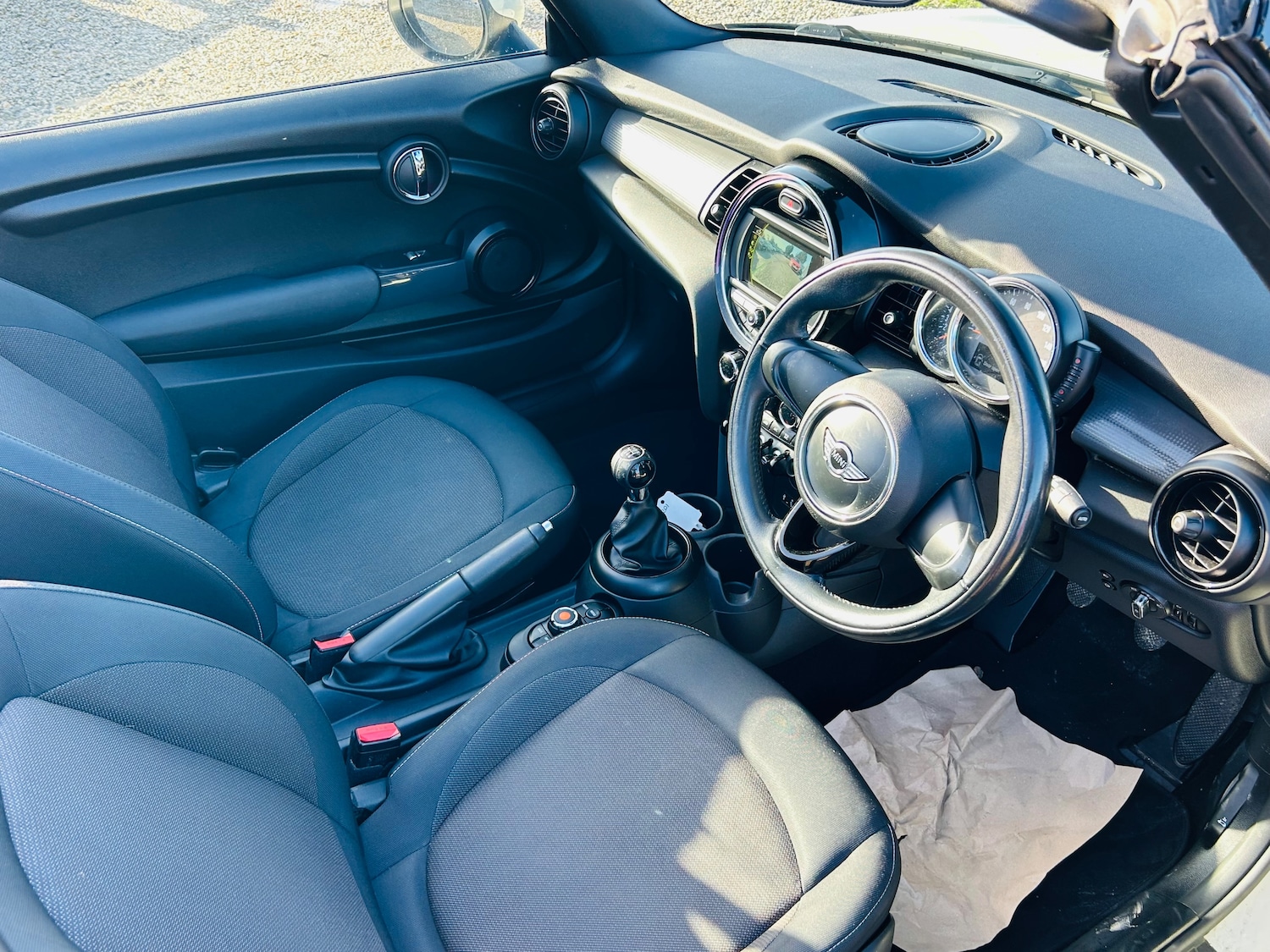 Used MINI Convertible 2017 for sale - 76523414: Photo 3