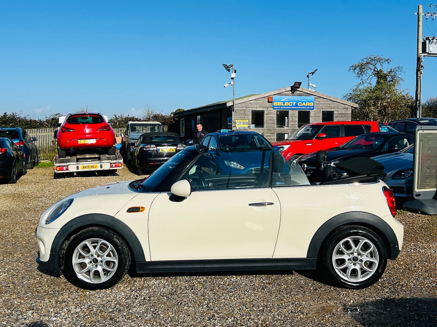 Used MINI Convertible 2017 for sale - 76523414: Photo 6