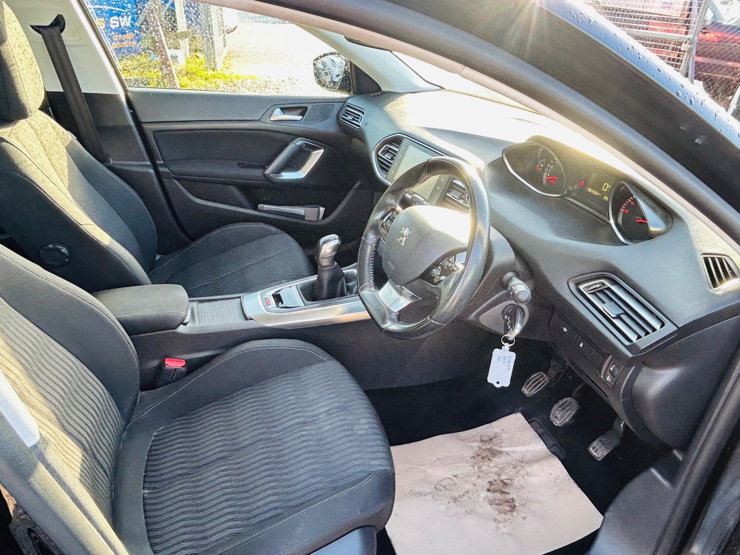 Used Peugeot 308 2014 for sale - 76373353: Photo 3