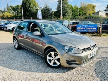 Volkswagen - Golf
