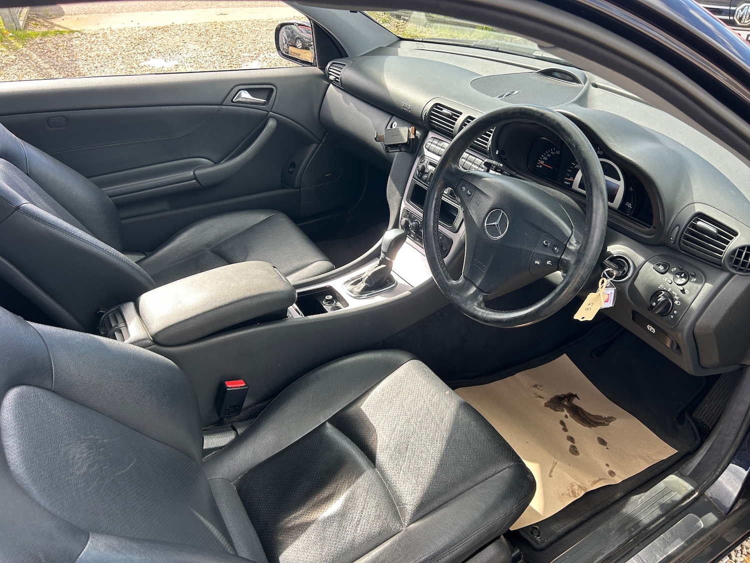 Used Mercedes-Benz C Class 2004 for sale - 77894011: Photo 2